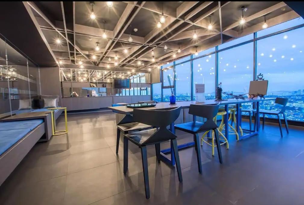 2 Bed At Excellent Location - * Pattaya
